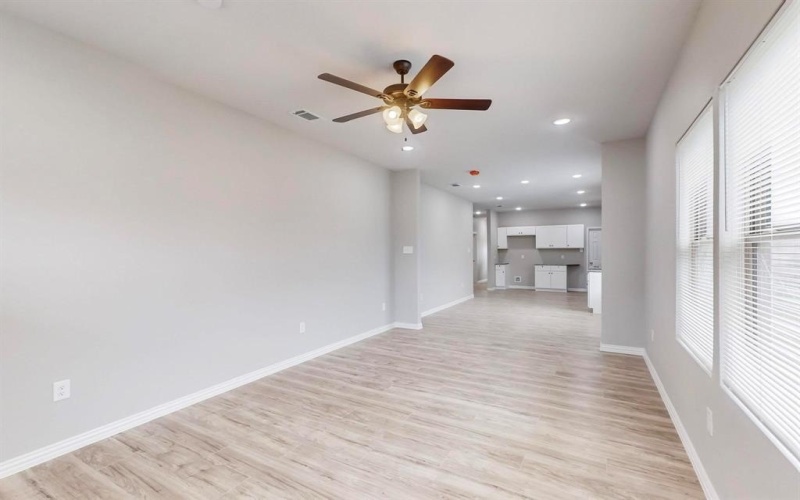 10323 Tamworth Drive, Dallas, TX 75217, 4 Bedrooms Bedrooms, ,3 BathroomsBathrooms,Residential,For Sale,10323 Tamworth Drive,20846602