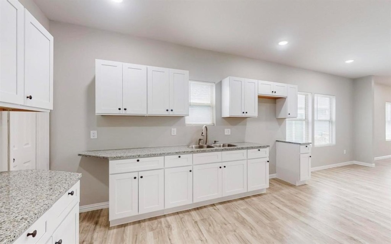 10323 Tamworth Drive, Dallas, TX 75217, 4 Bedrooms Bedrooms, ,3 BathroomsBathrooms,Residential,For Sale,10323 Tamworth Drive,20846602