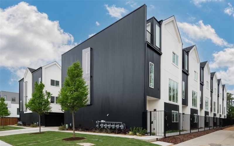 2212 Aarhus Way, Dallas, TX 75204, 3 Habitaciones Habitaciones , ,3 BañosBaños,Residential,En Venta,2212 Aarhus Way,20853232