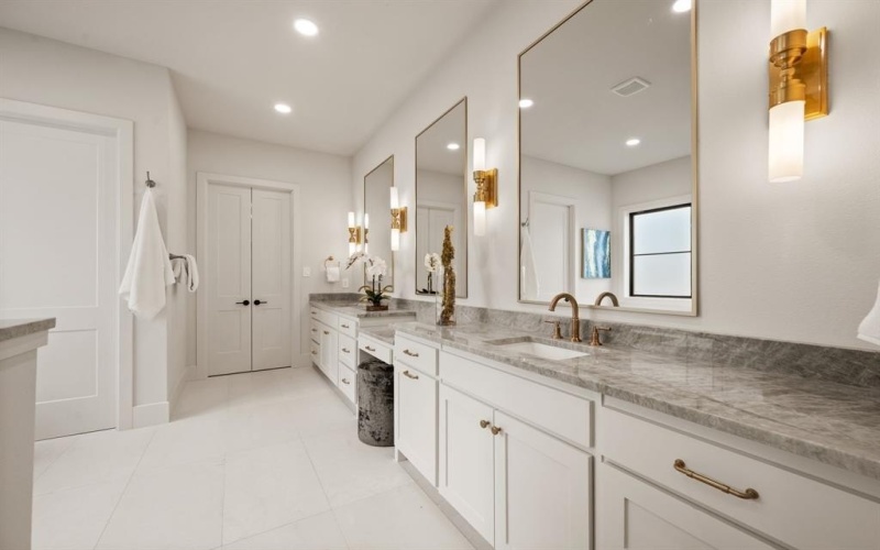 2512 Pointe Court, Colleyville, TX 76034, 4 Bedrooms Bedrooms, ,5 BathroomsBathrooms,Residential,For Sale,2512 Pointe Court,20850851