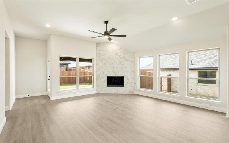 210 Shawnee Trail, Alvarado, TX 76009, 4 Bedrooms Bedrooms, ,2 BathroomsBathrooms,Residential,For Sale,210 Shawnee Trail,20850988