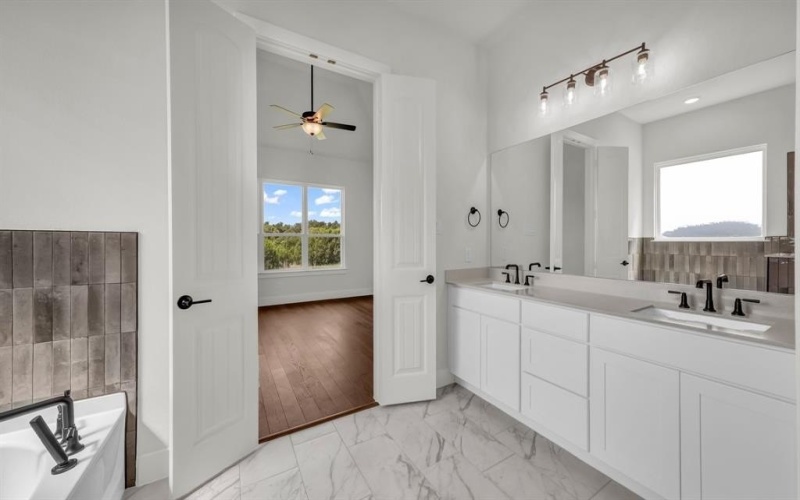 1045 Woodland Road, Weatherford, TX 76088, 5 Habitaciones Habitaciones , ,3 BañosBaños,Residential,En Venta,1045 Woodland Road,0,20851410