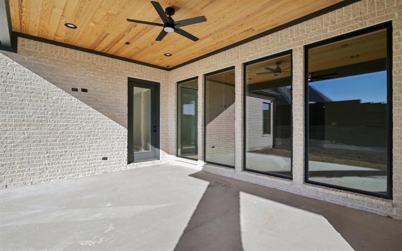 4808 Southwind Drive, Rockwall, TX 75032, 4 Bedrooms Bedrooms, ,3 BathroomsBathrooms,Residential,For Sale,4808 Southwind Drive,20853900