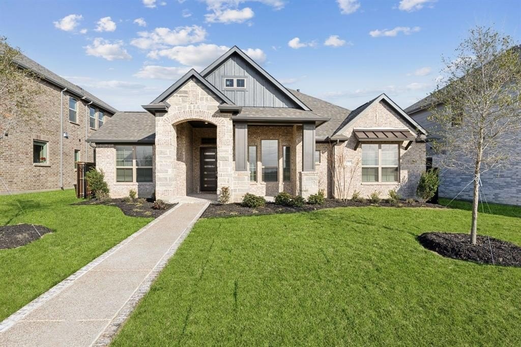 1020 Desert Rose Lane, Crowley, TX 76036, 4 Bedrooms Bedrooms, ,5 BathroomsBathrooms,Residential,For Sale,1020 Desert Rose Lane,20854271