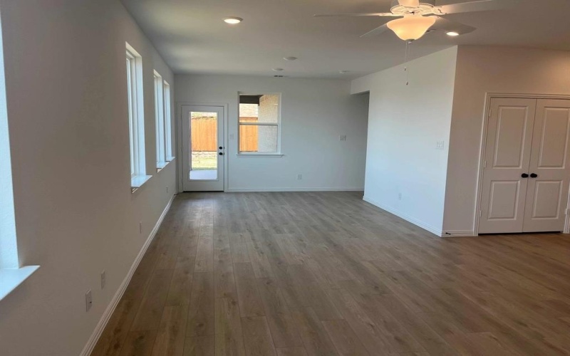 14111 Gallatin Street, Pilot Point, TX 76258, 4 Bedrooms Bedrooms, ,2 BathroomsBathrooms,Residential,For Sale,14111 Gallatin Street,20852105