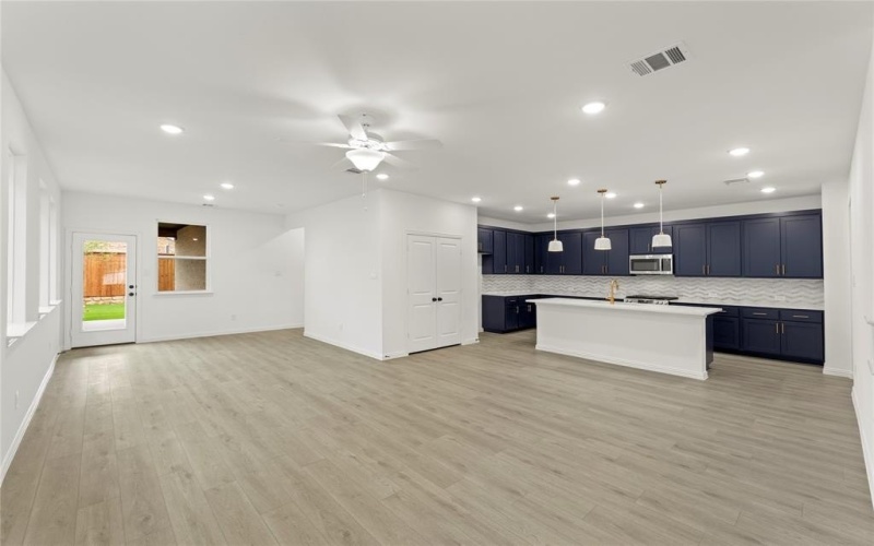 14111 Gallatin Street, Pilot Point, TX 76258, 4 Bedrooms Bedrooms, ,2 BathroomsBathrooms,Residential,For Sale,14111 Gallatin Street,20852105