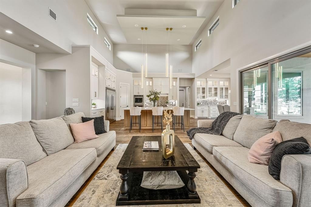 4009 Pinnacle Ridge, Granbury, TX 76049, 3 Bedrooms Bedrooms, ,3 BathroomsBathrooms,Residential,For Sale,4009 Pinnacle Ridge,20856795