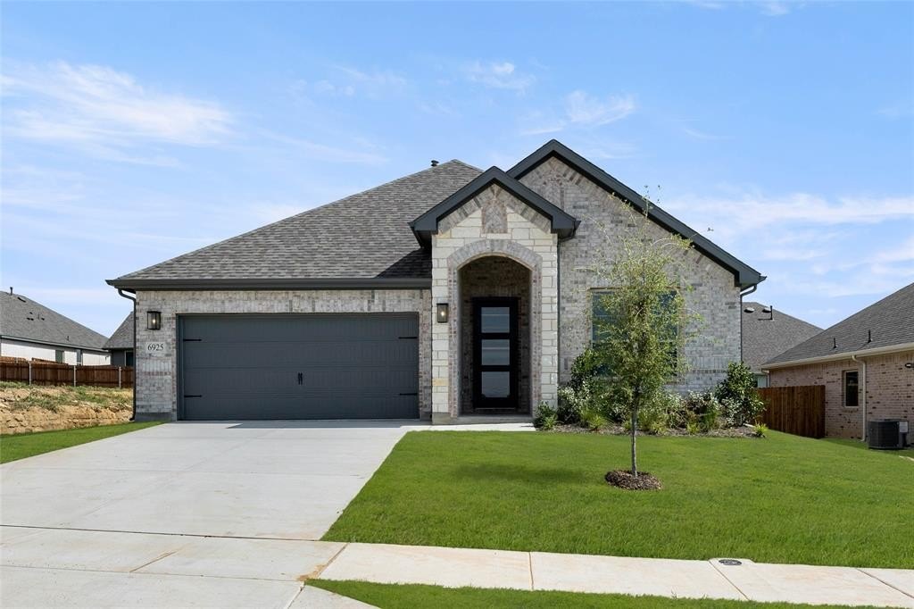 6925 Freight Train Lane, Fort Worth, TX 76123, 4 Habitaciones Habitaciones , ,2 BañosBaños,Residential,En Venta,6925 Freight Train Lane,20855509