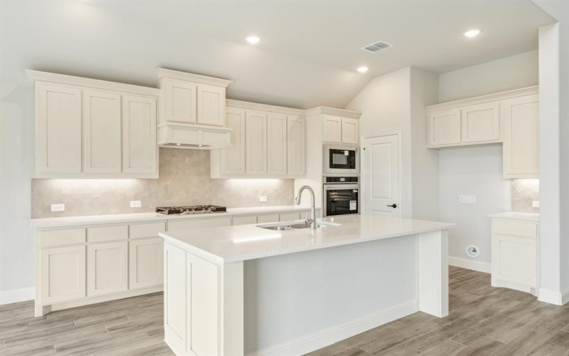 2009 Holland Drive, DeSoto, TX 75115, 5 Habitaciones Habitaciones , ,5 BañosBaños,Residential,En Venta,2009 Holland Drive,0,20855787