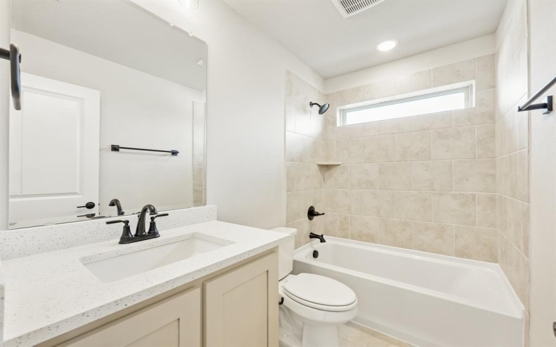 2009 Holland Drive, DeSoto, TX 75115, 5 Habitaciones Habitaciones , ,5 BañosBaños,Residential,En Venta,2009 Holland Drive,0,20855787