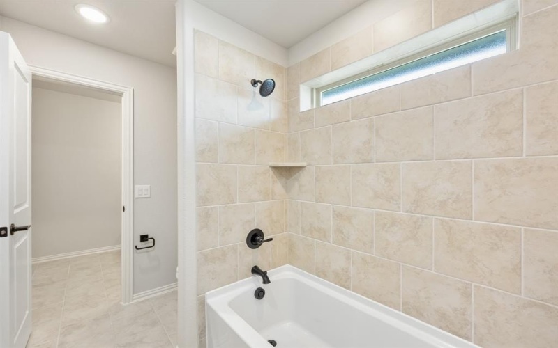 2009 Holland Drive, DeSoto, TX 75115, 5 Habitaciones Habitaciones , ,5 BañosBaños,Residential,En Venta,2009 Holland Drive,0,20855787
