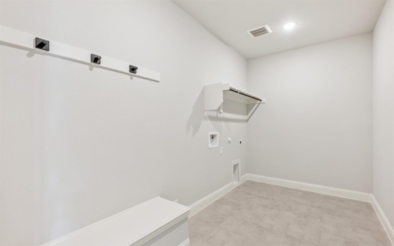 2009 Holland Drive, DeSoto, TX 75115, 5 Habitaciones Habitaciones , ,5 BañosBaños,Residential,En Venta,2009 Holland Drive,0,20855787