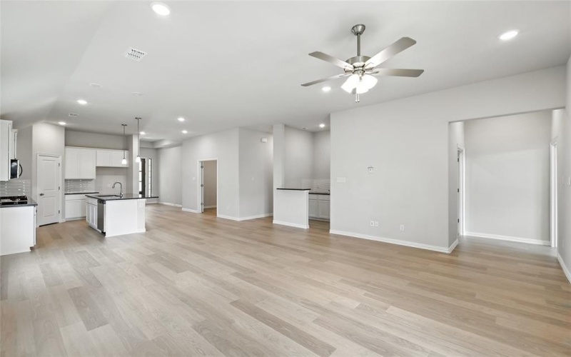 1306 Beaumont Lane, Red Oak, TX 75154, 4 Bedrooms Bedrooms, ,3 BathroomsBathrooms,Residential,For Sale,1306 Beaumont Lane,20856059