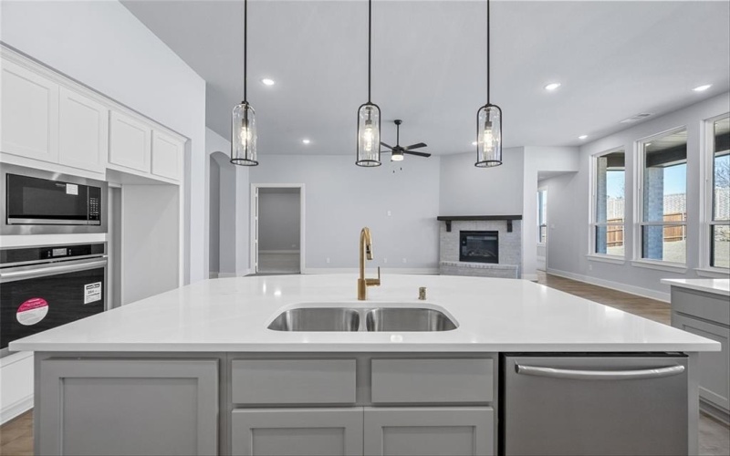 552 Station Drive, Waxahachie, TX 75167, 4 Bedrooms Bedrooms, ,3 BathroomsBathrooms,Residential,For Sale,552 Station Drive,20856409