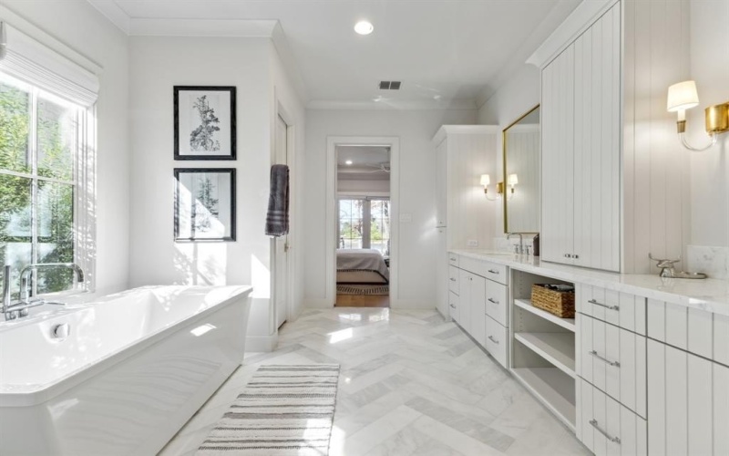 13381 Spinnaker Way, Malakoff, TX 75148, 5 Bedrooms Bedrooms, ,6 BathroomsBathrooms,Residential,For Sale,13381 Spinnaker Way,20856447