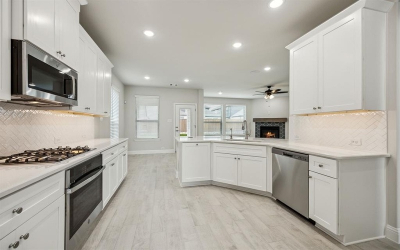 1724 Highwood Road, Forney, TX 75126, 5 Bedrooms Bedrooms, ,3 BathroomsBathrooms,Residential,For Sale,1724 Highwood Road,20860211