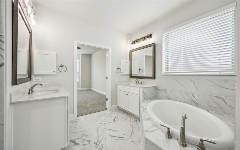 1724 Highwood Road, Forney, TX 75126, 5 Bedrooms Bedrooms, ,3 BathroomsBathrooms,Residential,For Sale,1724 Highwood Road,20860211
