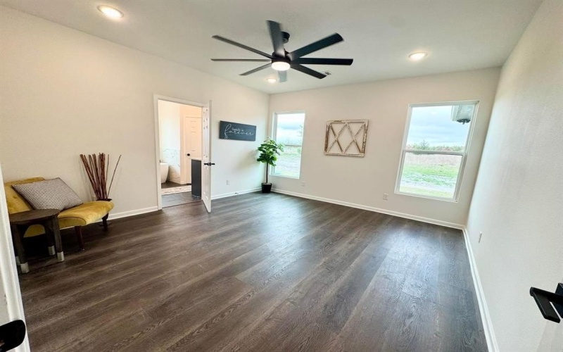 372 County Road 4300, Greenville, TX 75401, 4 Bedrooms Bedrooms, ,2 BathroomsBathrooms,Residential,For Sale,372 County Road 4300,20857845