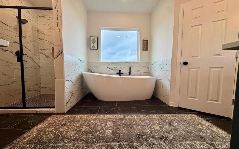 372 County Road 4300, Greenville, TX 75401, 4 Bedrooms Bedrooms, ,2 BathroomsBathrooms,Residential,For Sale,372 County Road 4300,20857845