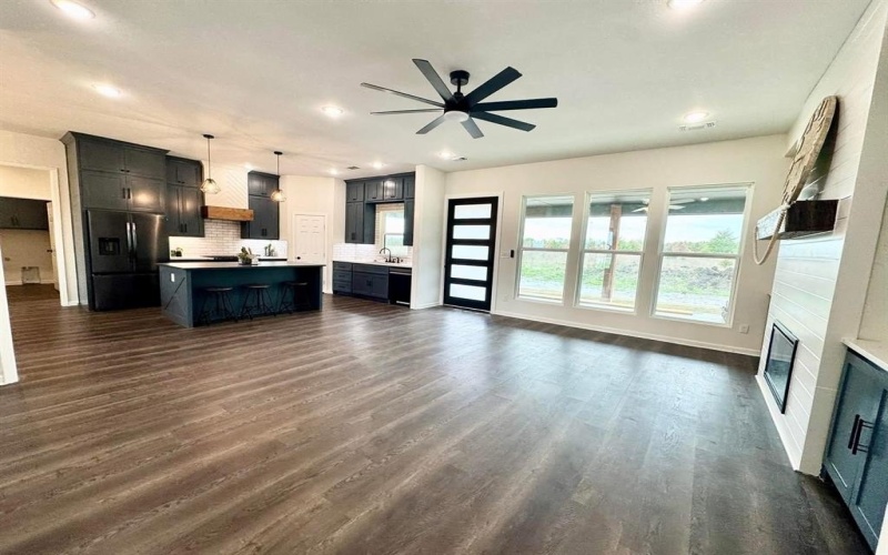 372 County Road 4300, Greenville, TX 75401, 4 Bedrooms Bedrooms, ,2 BathroomsBathrooms,Residential,For Sale,372 County Road 4300,20857845