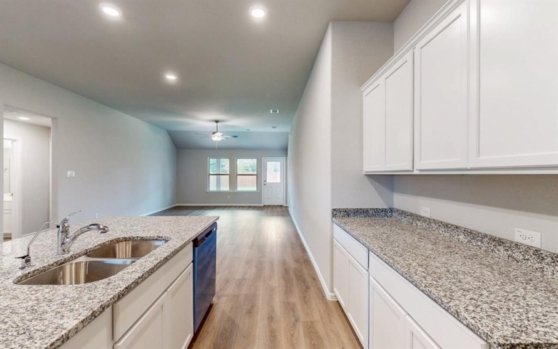 3325 Fortress Way, Denton, TX 76208, 3 Habitaciones Habitaciones , ,2 BañosBaños,Residential,En Venta,3325 Fortress Way,0,20860804
