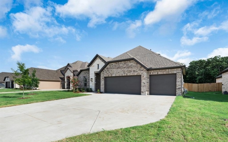 145 Rosehaven, Greenville, TX 75402, 4 Bedrooms Bedrooms, ,2 BathroomsBathrooms,Residential,For Sale,145 Rosehaven,0,20860812