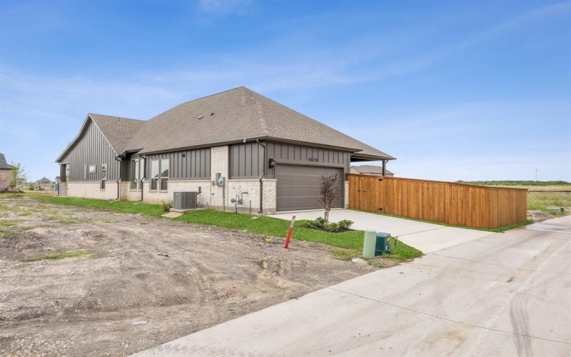 9329 Persimmon, Mesquite, TX 75126, 4 Bedrooms Bedrooms, ,3 BathroomsBathrooms,Residential,For Sale,9329 Persimmon,20858234