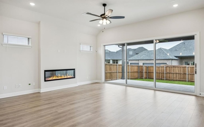 9329 Persimmon, Mesquite, TX 75126, 4 Bedrooms Bedrooms, ,3 BathroomsBathrooms,Residential,For Sale,9329 Persimmon,20858234
