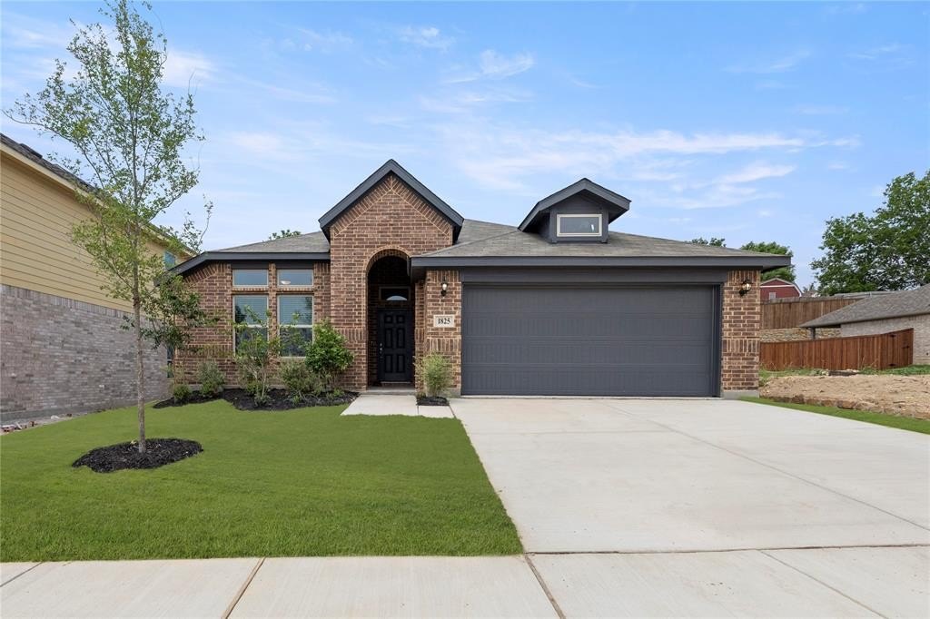 1825 Osage Trail, Mesquite, TX 75149, 3 Bedrooms Bedrooms, ,2 BathroomsBathrooms,Residential,For Sale,1825 Osage Trail,20859433