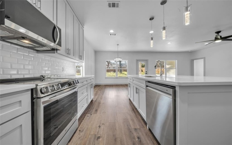 2408 Givendale Road, Dallas, TX 75241, 3 Habitaciones Habitaciones , ,2 BañosBaños,Residential,En Venta,2408 Givendale Road,0,20862325