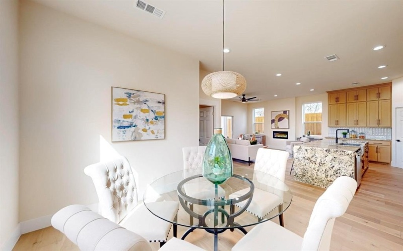 1525 Mcbroom Street, Dallas, TX 75212, 5 Habitaciones Habitaciones , ,5 BañosBaños,Residential,En Venta,1525 Mcbroom Street,20862663