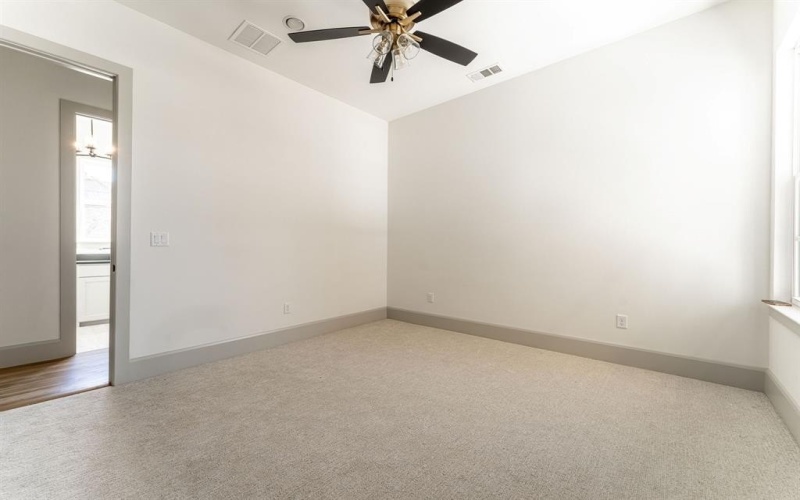 317 Travis Street, Roanoke, TX 76262, 4 Habitaciones Habitaciones , ,3 BañosBaños,Residential,En Venta,317 Travis Street,20862813