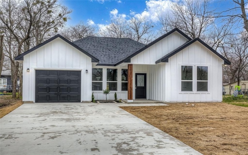 1505 Division Street, Commerce, TX 75428, 3 Bedrooms Bedrooms, ,2 BathroomsBathrooms,Residential,For Sale,1505 Division Street,20861447