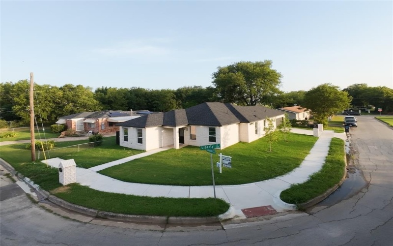 5147 Chapman Street, Fort Worth, TX 76105, 3 Bedrooms Bedrooms, ,2 BathroomsBathrooms,Residential,For Sale,5147 Chapman Street,20864079