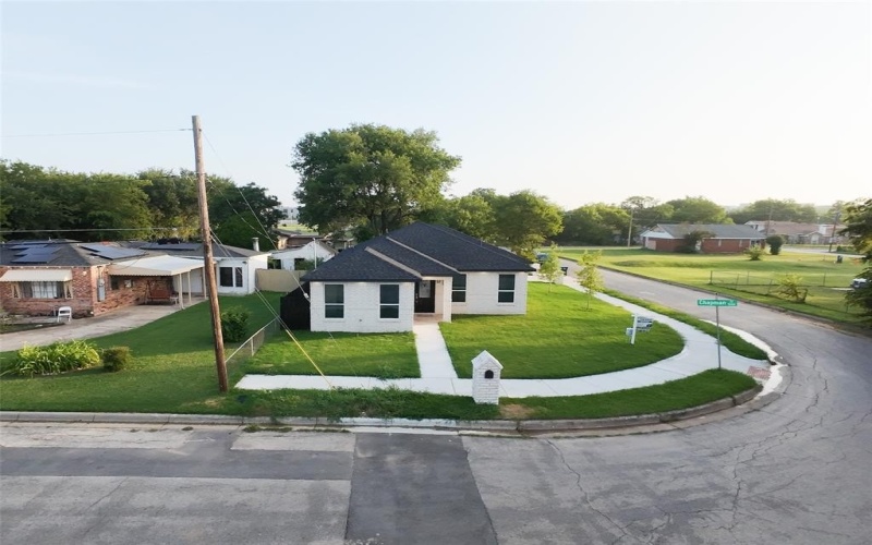 5147 Chapman Street, Fort Worth, TX 76105, 3 Bedrooms Bedrooms, ,2 BathroomsBathrooms,Residential,For Sale,5147 Chapman Street,20864079