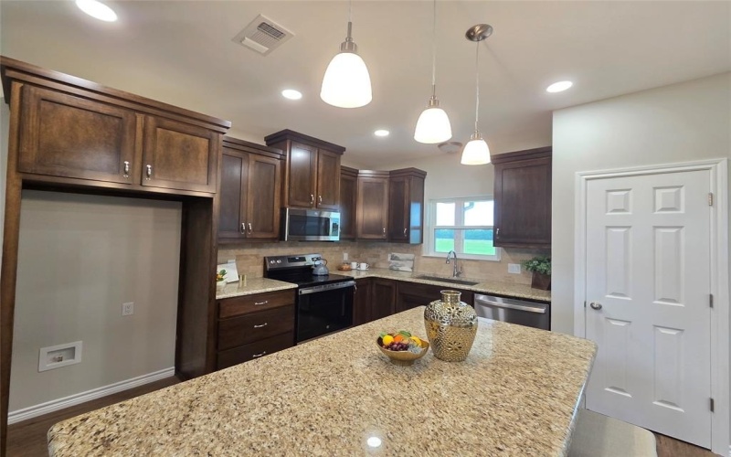 433 S FM 196, Blossom, TX 75416, 3 Bedrooms Bedrooms, ,2 BathroomsBathrooms,Residential,For Sale,433 S FM 196,20864559