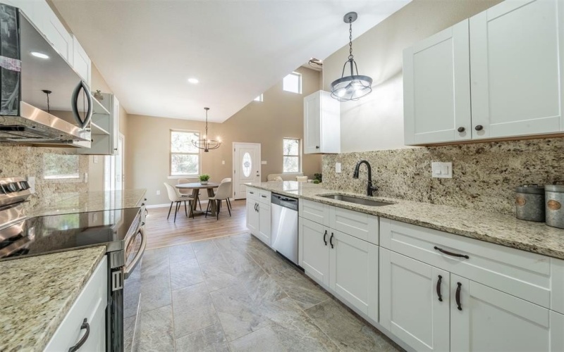2715 S Shadowood Street, Granbury, TX 76048, 3 Habitaciones Habitaciones , ,2 BañosBaños,Residential,En Venta,2715 S Shadowood Street,20865342