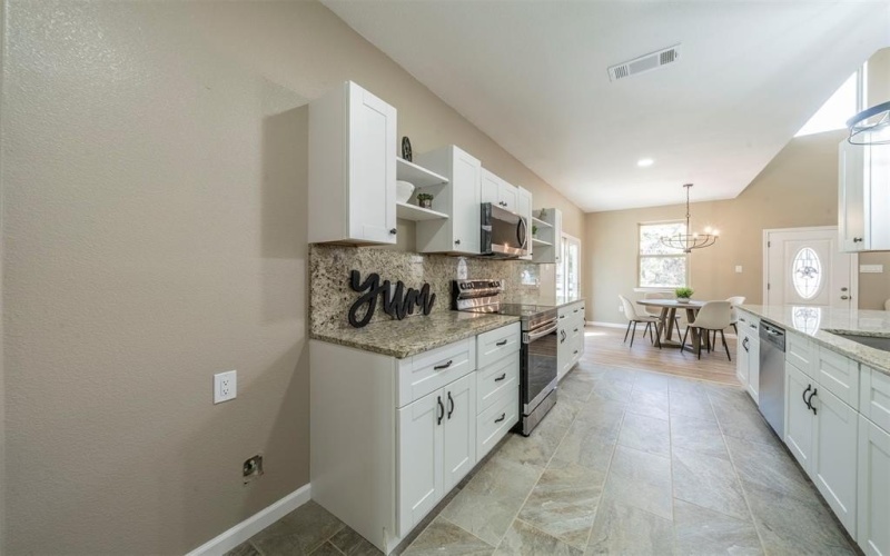2715 S Shadowood Street, Granbury, TX 76048, 3 Habitaciones Habitaciones , ,2 BañosBaños,Residential,En Venta,2715 S Shadowood Street,20865342