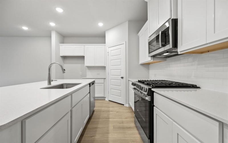 3313 Fortress Way, Denton, TX 76208, 4 Bedrooms Bedrooms, ,2 BathroomsBathrooms,Residential,For Sale,3313 Fortress Way,0,20865401