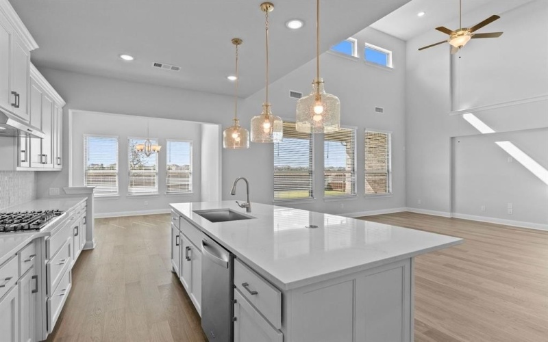 2105 Birch Street, Mansfield, TX 76063, 5 Habitaciones Habitaciones , ,5 BañosBaños,Residential,En Venta,2105 Birch Street,0,20865471