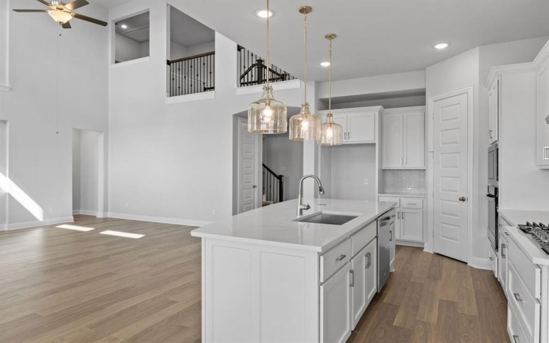 2105 Birch Street, Mansfield, TX 76063, 5 Habitaciones Habitaciones , ,5 BañosBaños,Residential,En Venta,2105 Birch Street,0,20865471