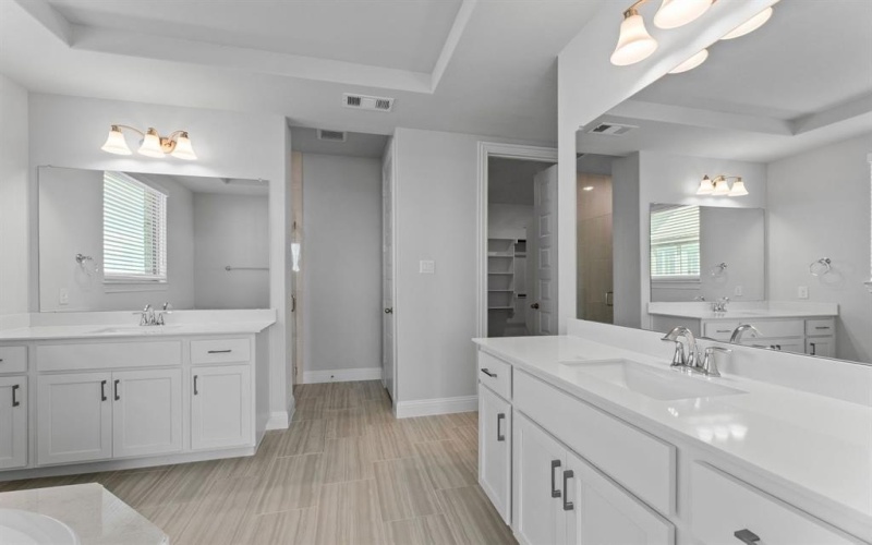 2105 Birch Street, Mansfield, TX 76063, 5 Habitaciones Habitaciones , ,5 BañosBaños,Residential,En Venta,2105 Birch Street,0,20865471