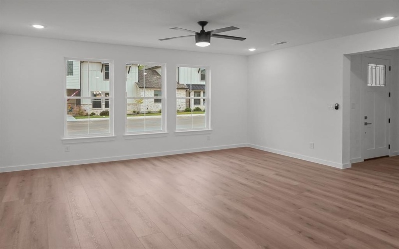 9561 Thorncrown Lane, Fort Worth, TX 76179, 3 Bedrooms Bedrooms, ,2 BathroomsBathrooms,Residential,For Sale,9561 Thorncrown Lane,20866045