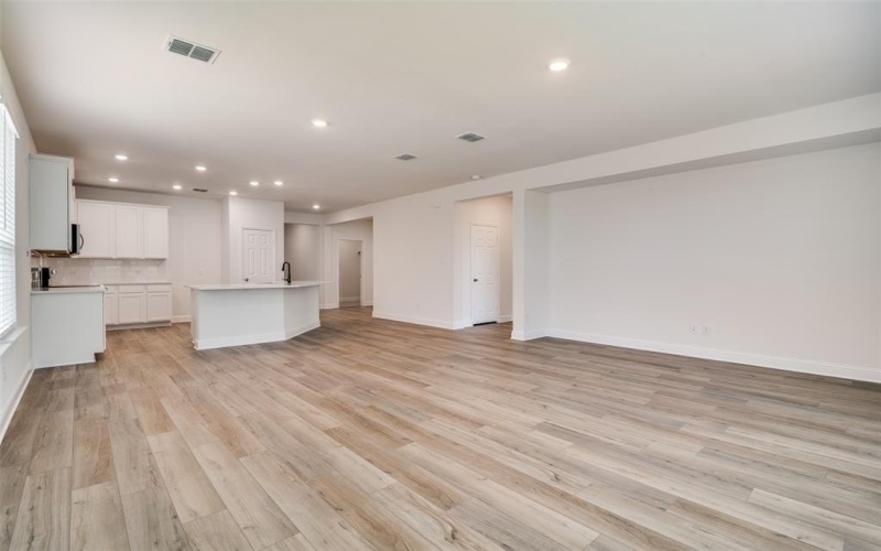 713 Saint Lawrence Drive, Seagoville, TX 75159, 4 Bedrooms Bedrooms, ,2 BathroomsBathrooms,Residential,For Sale,713 Saint Lawrence Drive,0,20866447
