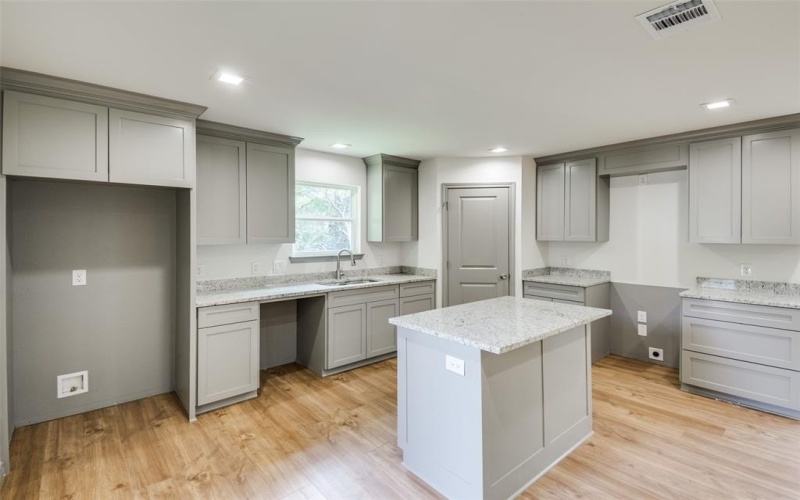 1438 E Waco Avenue, Dallas, TX 75216, 3 Habitaciones Habitaciones , ,2 BañosBaños,Residential,En Venta,1438 E Waco Avenue,20866464