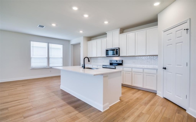 717 Saint Lawrence Drive, Seagoville, TX 75159, 4 Bedrooms Bedrooms, ,2 BathroomsBathrooms,Residential,For Sale,717 Saint Lawrence Drive,0,20866685