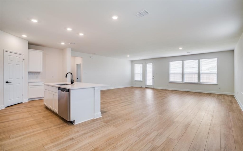 717 Saint Lawrence Drive, Seagoville, TX 75159, 4 Bedrooms Bedrooms, ,2 BathroomsBathrooms,Residential,For Sale,717 Saint Lawrence Drive,0,20866685