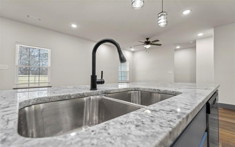 908 Layne, Denison, TX 75020, 3 Habitaciones Habitaciones , ,2 BañosBaños,Residential,En Venta,908 Layne,20869404