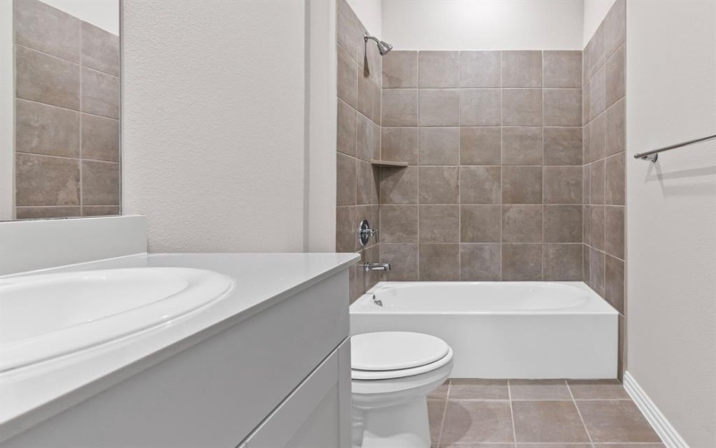 325 Canyon Oaks Drive, Greenville, TX 75402, 5 Bedrooms Bedrooms, ,3 BathroomsBathrooms,Residential,For Sale,325 Canyon Oaks Drive,20867617