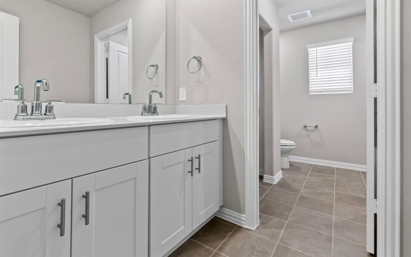 325 Canyon Oaks Drive, Greenville, TX 75402, 5 Bedrooms Bedrooms, ,3 BathroomsBathrooms,Residential,For Sale,325 Canyon Oaks Drive,20867617